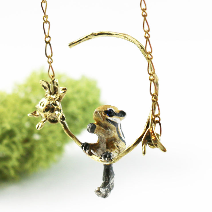 DECOvienya | Chipmunk and gerbera Pendant | Animal jewelry | 可愛勳物首飾 花栗鼠吊墜